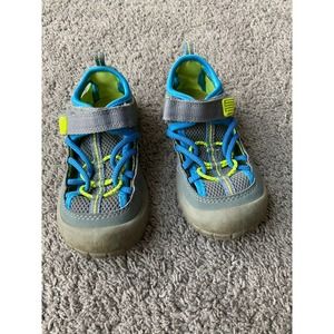 Boys Oshkosh size 9 active sandal shoes